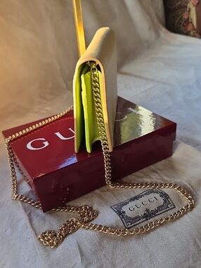 Gucci Bi-Color Marmont Wallet On Chain